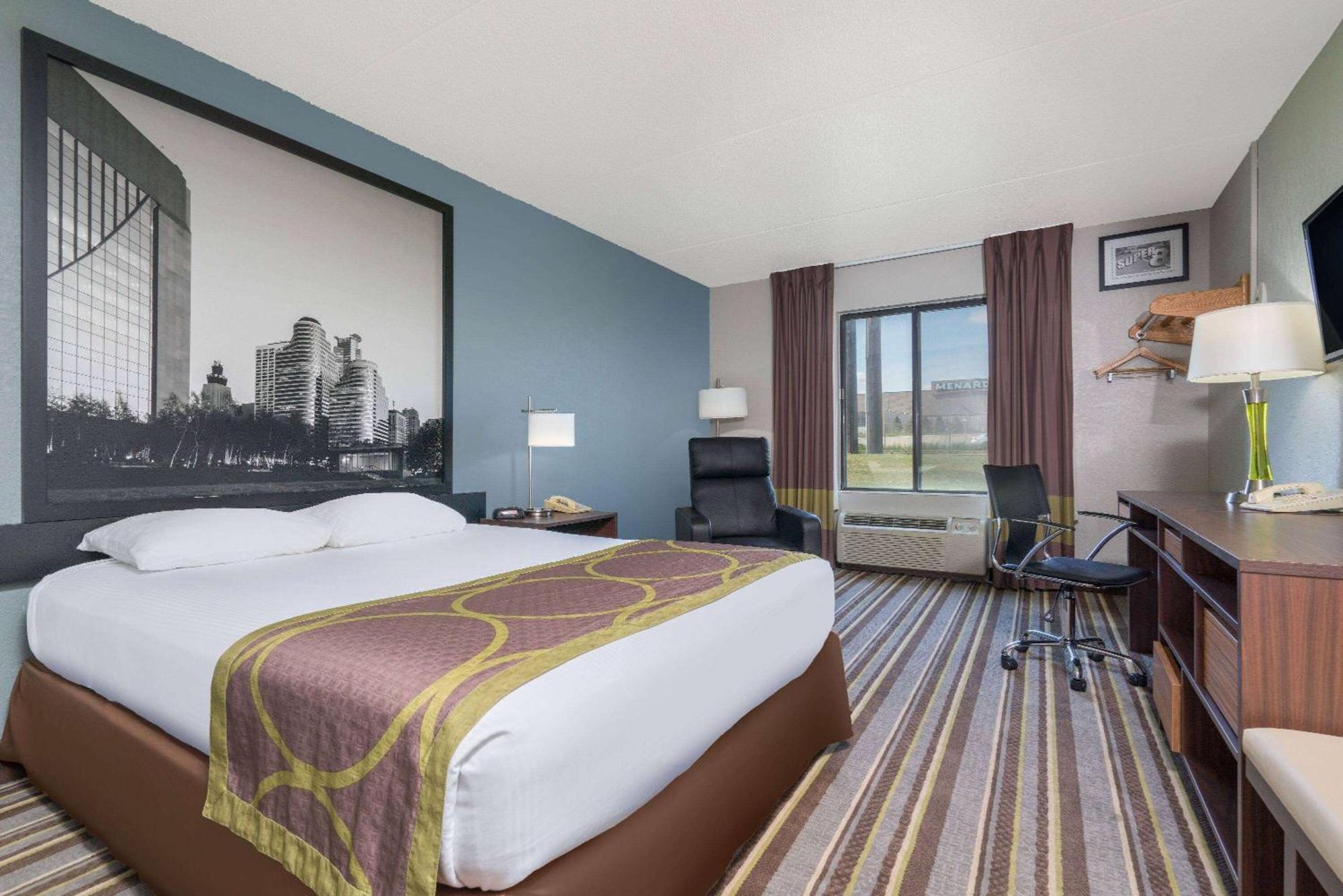 Super 8 By Wyndham Bloomington/Airport Exterior foto