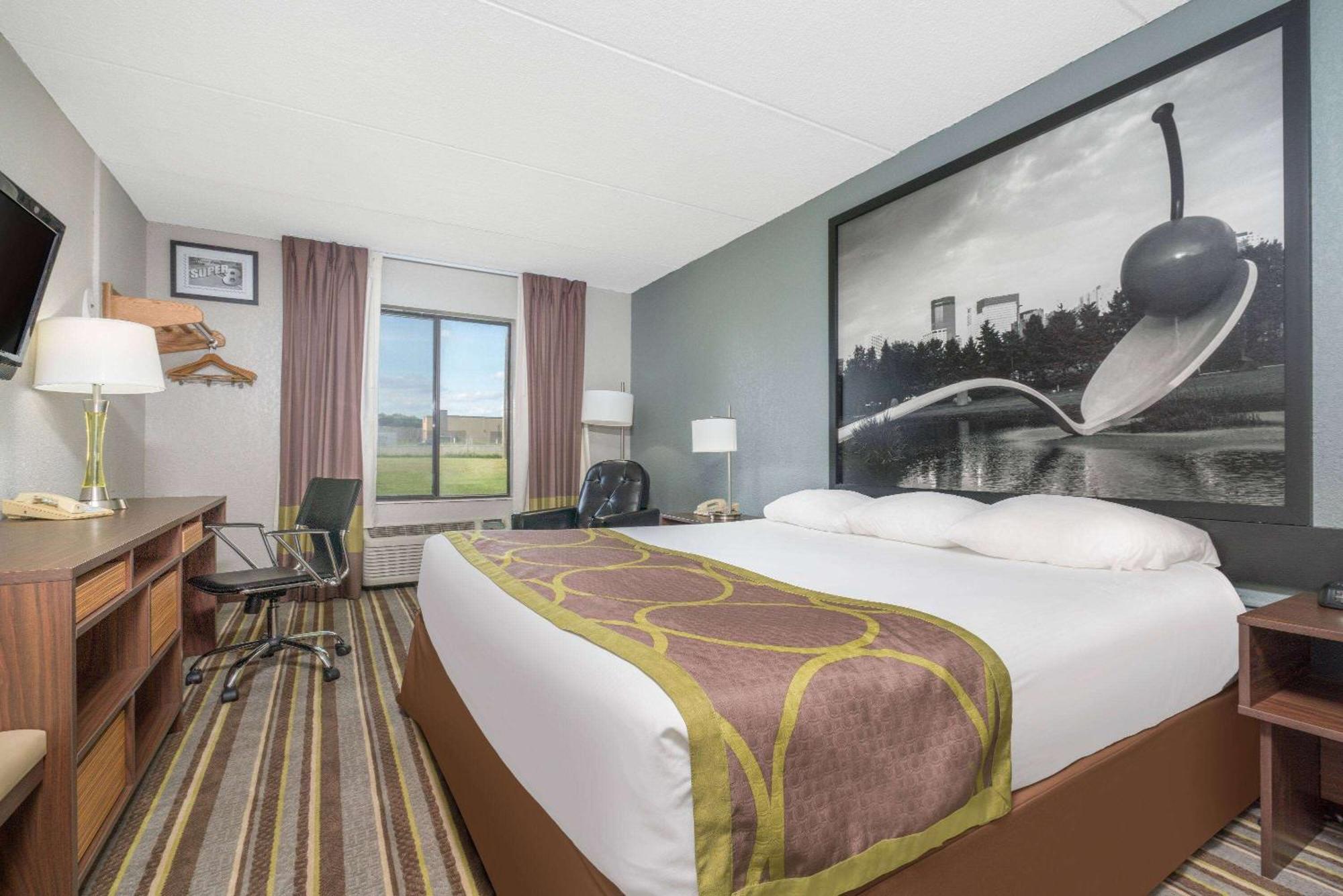 Super 8 By Wyndham Bloomington/Airport Exterior foto