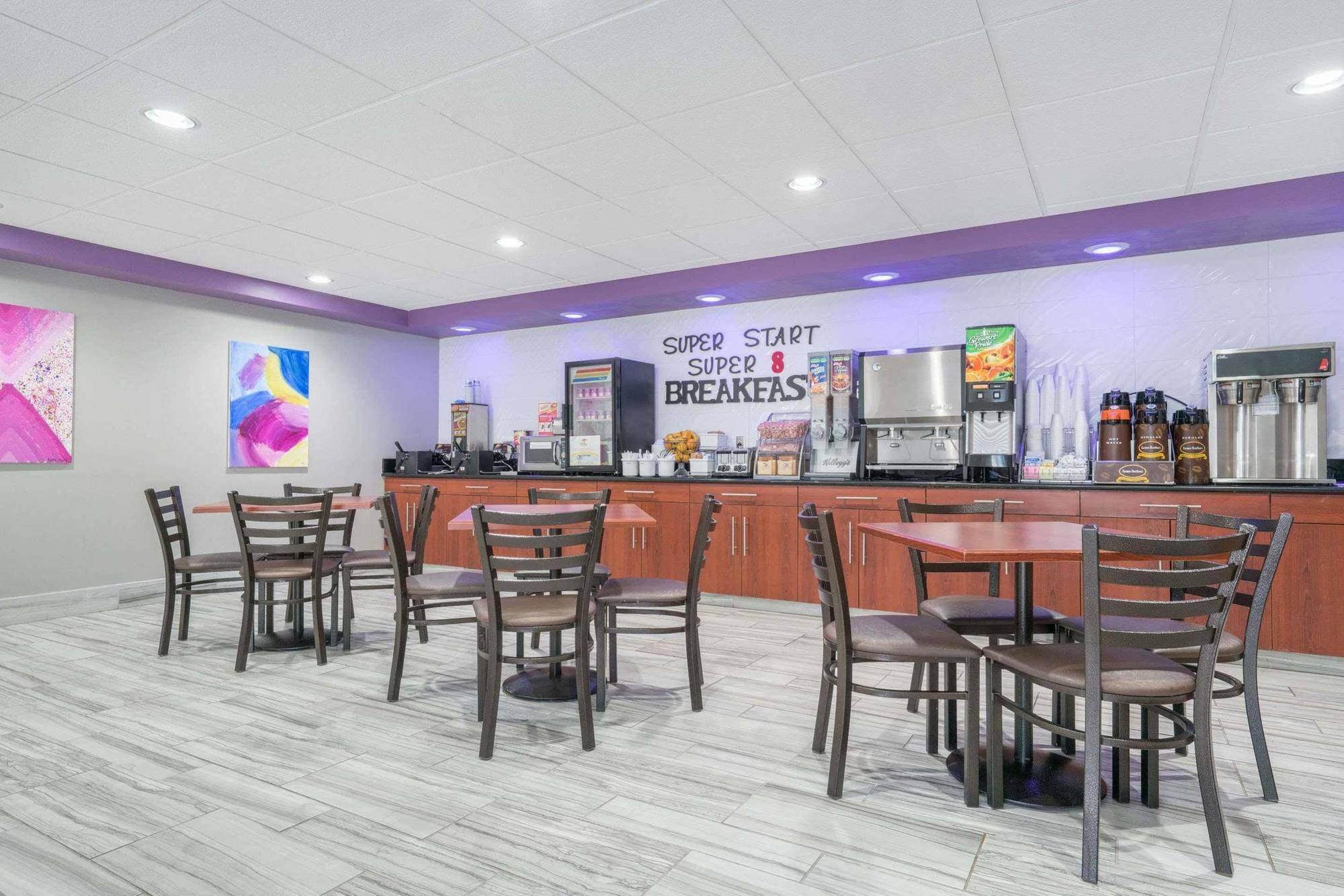 Super 8 By Wyndham Bloomington/Airport Exterior foto